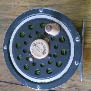 Pflueger  medalist reel